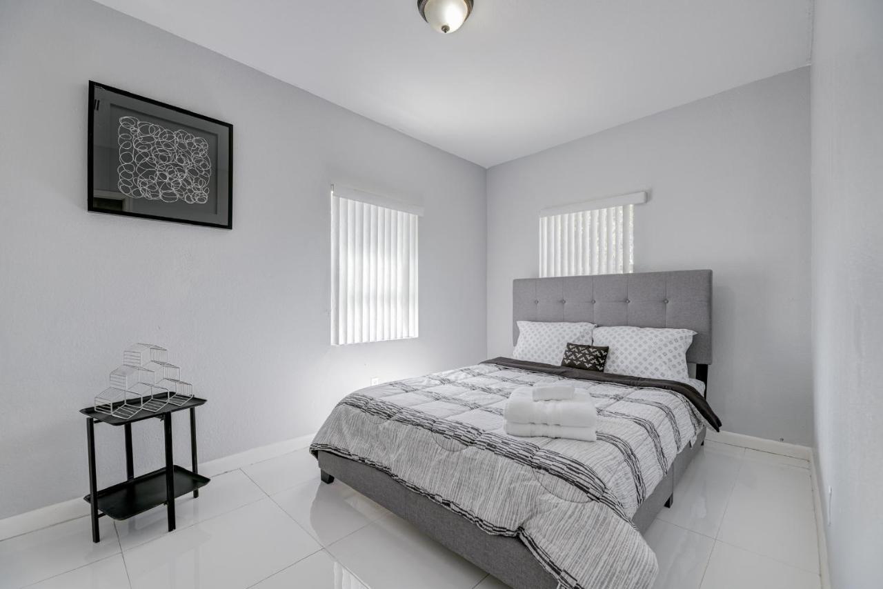 Deco Drive Miami • Near Hard Rock Stadium • South Beach • Wynwood Luaran gambar